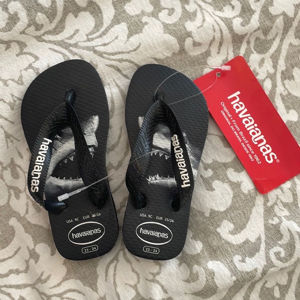 💔SOLD💔 Boys Black Havaianas